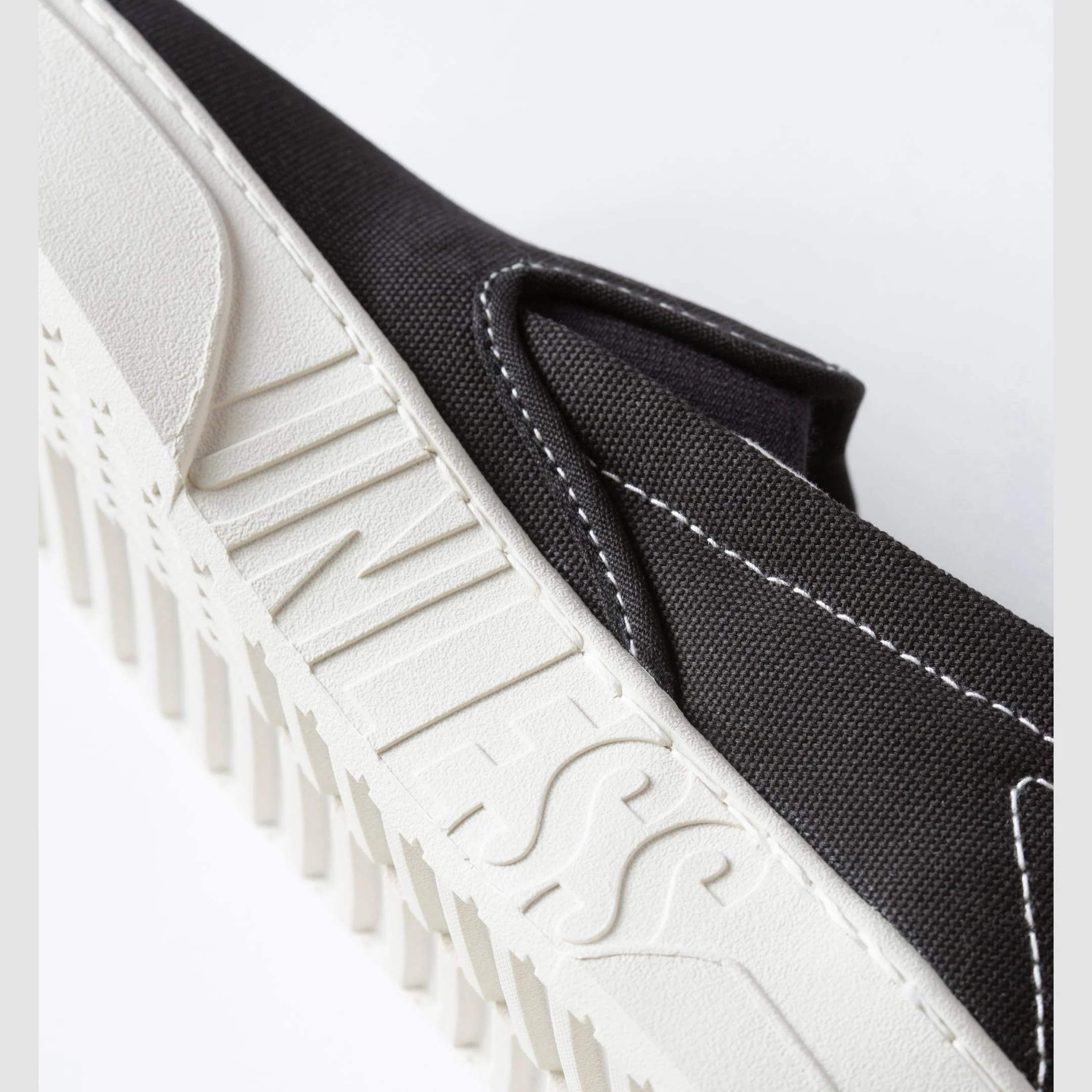 UNLESS Seaside Slip-on - Image 9